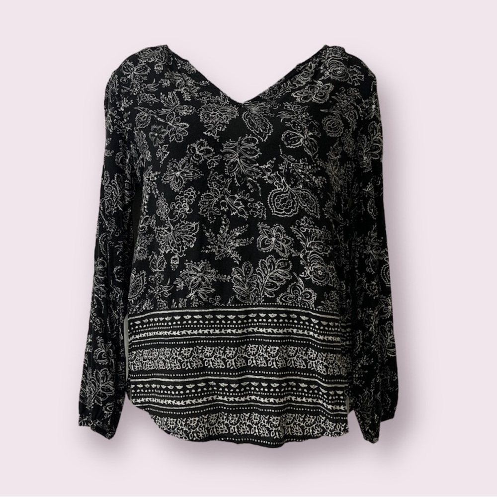 Old Navy Flowy Floral Pattern V-Neck Top